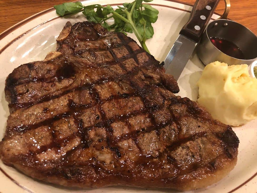 スガシカオさんのインスタグラム写真 - (スガシカオInstagram)「‪元気が出ないので‬ ‪肉食べます...‬ ‪650gチャレンジ・・・一人じゃ無理かな😅‬」7月8日 21時13分 - suga_shikao