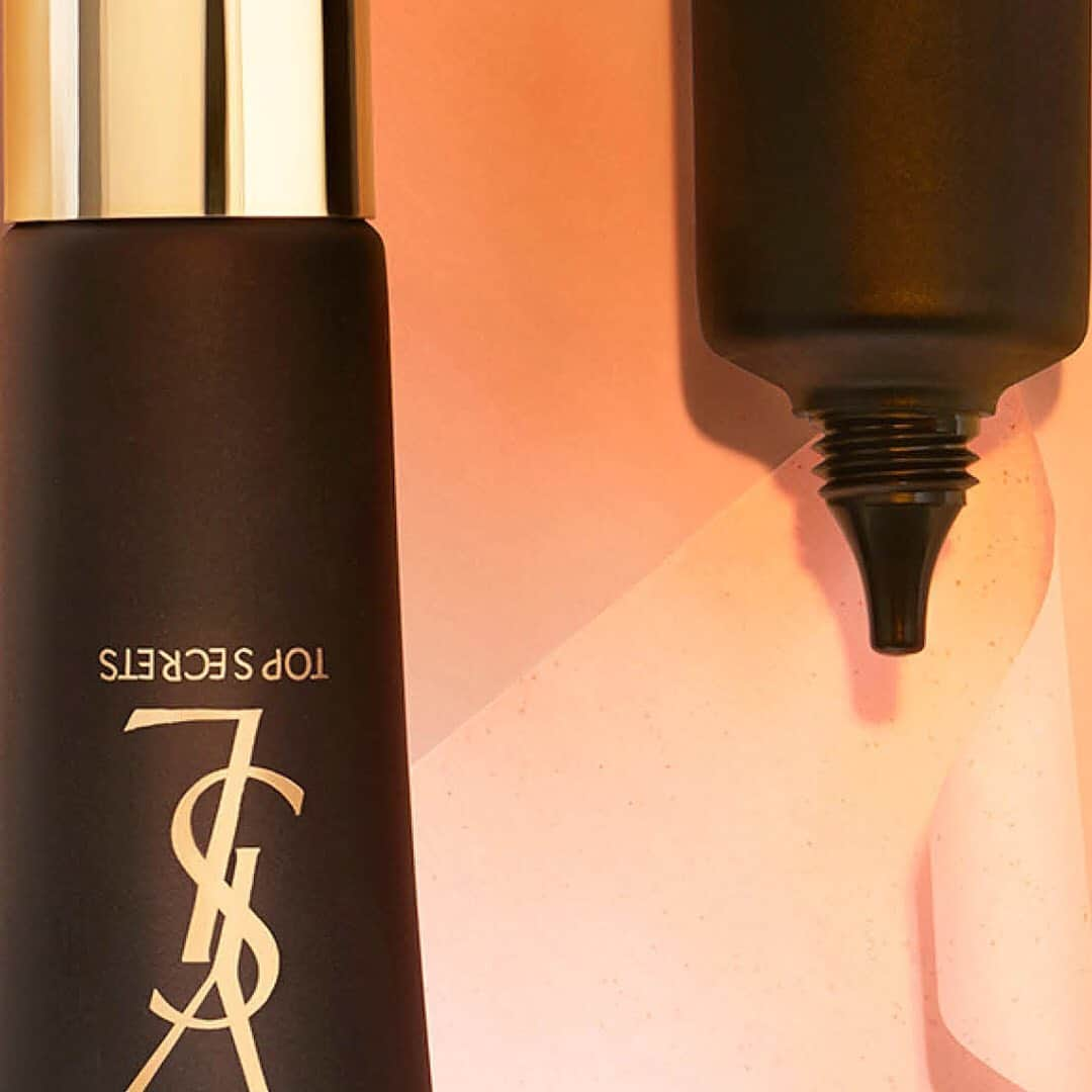 Yves Saint Laurent Beautyさんのインスタグラム写真 - (Yves Saint Laurent BeautyInstagram)「Out-smart summer. Grab the effect of blotting paper in a tube TOP SECRETS INSTANT MATTE PORE REFINER #yslbeauty #topsecrets #summerproof」7月8日 21時14分 - yslbeauty