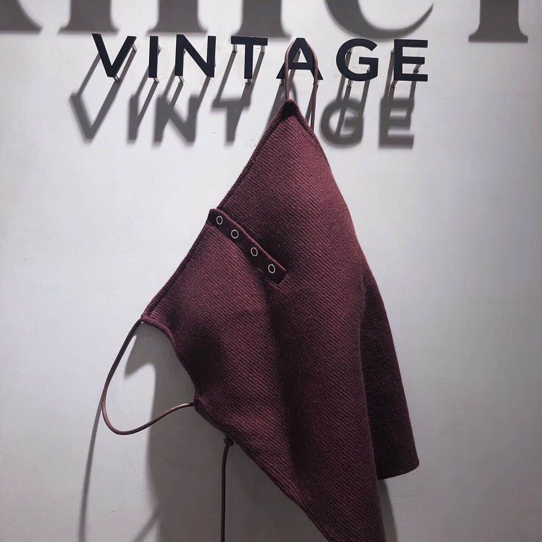 Ameri VINTAGE LUMINE SHINJUKUさんのインスタグラム写真 - (Ameri VINTAGE LUMINE SHINJUKUInstagram)「. 【NEW ARRIVAL】 . HENLEY NECK KNIT CAMI S / M ¥8,300 (+tax) . . 明日発売❤︎ カップ付きで、肩紐の調節可能で、 可愛くて、着心地の良い、 言うことなしのキャミソール👏🏼💕 . 夏はかなり使えるので 1枚持ってて損はないアイテムです！ . 是非、店頭でお試しくださいませ。 . . #ameri #amerivintage #tops #camisole #knit #summerknits #fashion #shinjuku #lumine2」7月8日 21時26分 - ameri_shinjuku
