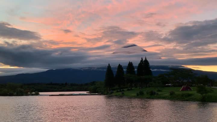のインスタグラム：「. 🤩🤩“Shizuoka” prefecture in Japan is a place where you can see the most “phantastic” Mt. Fuji🗻 in the world.🤩 #富士山 #mtfuji #japan #shizuoka #fujinomiya  #phantastic420photography #mostphantasticmtfuji #selamatpagi  #goodmorning  #おはようございます 😇😇😇😇😇😇😇🗻😇😇 今朝は右往左往しましたが残念な結果に終わりました🤣 #rwc2019_moment #rwc2019フォトコン #shizuoka  @make_the_moment」