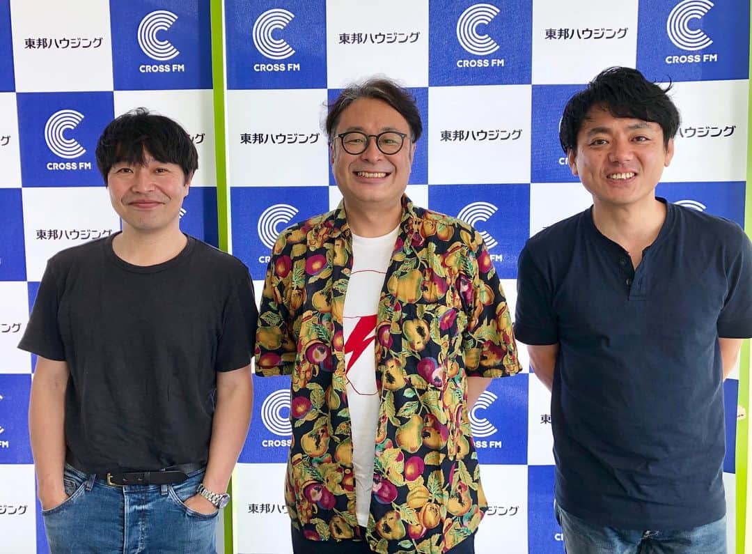 栗田善太郎のインスタグラム：「花は散り無くなってしまいましたが、写真を撮ってもらいました。 #サニーデイサービス  #sunnydaysurvice  7月27日CROSS FM MUSIC AMPに登場です。」