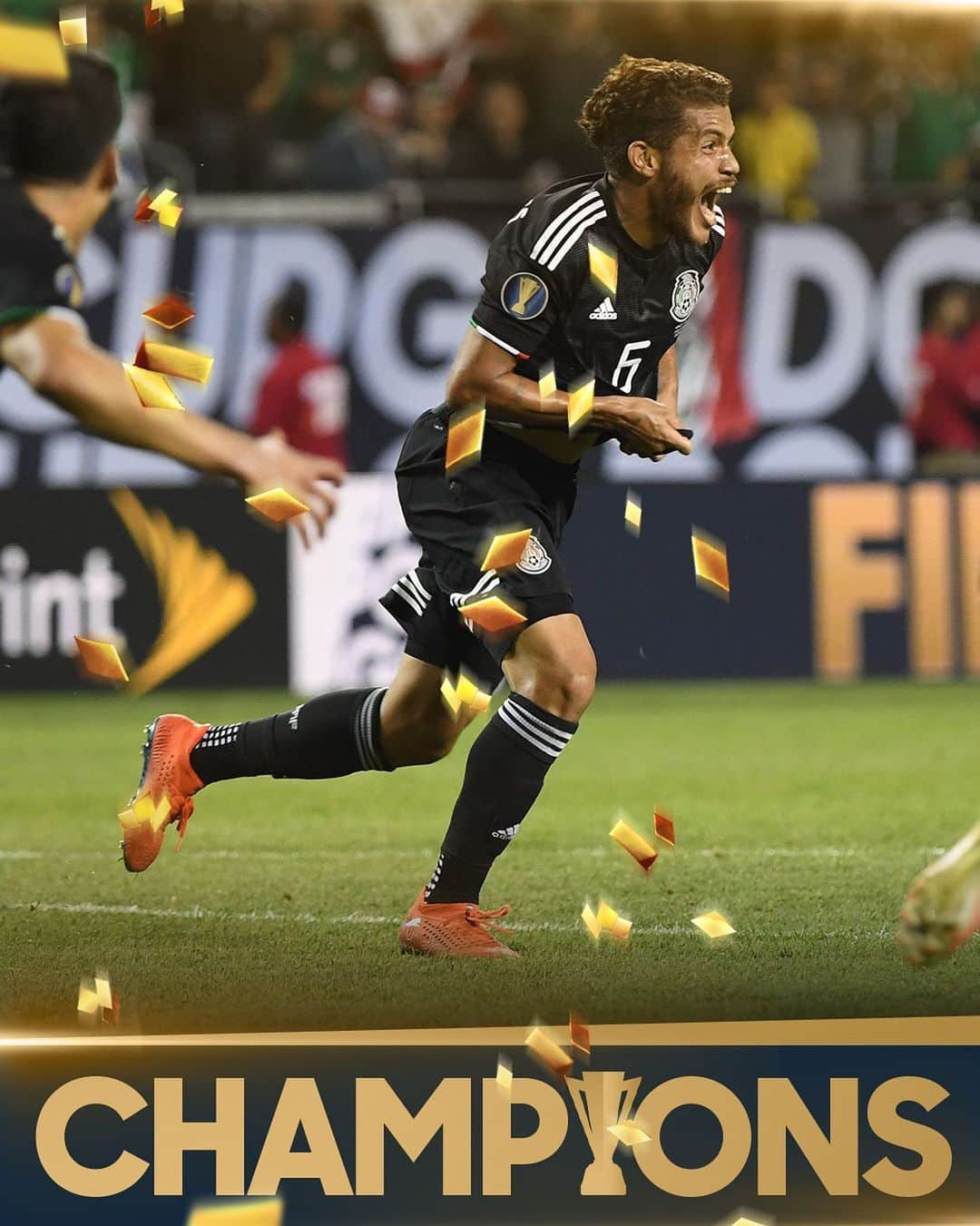 Major League Soccerさんのインスタグラム写真 - (Major League SoccerInstagram)「Congrats to Mexico, #GoldCup2019 champs. Galaxy midfielder @jona2santos scores the winner.」7月8日 12時48分 - mls