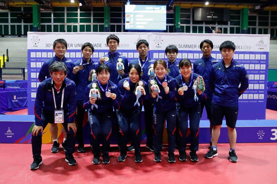 日本オリンピック委員会さんのインスタグラム写真 - (日本オリンピック委員会Instagram)「ナポリユニバーシアード大会 第5日（7日）、ラグビーフットボールで男女がともに優勝を果たしました。体操の種目別は女子の畠田瞳選手が段違い平行棒と平均台の2種目で、男子の谷川翔選手が平行棒で金メダル。競泳女子1500m自由形の小堀倭加選手、柔道女子団体も金メダルを獲得しました🎊 . 【DAY5】#Universiade #Napoli2019 @napoli2019 @fisu . [金メダル🥇] 小堀倭加：競泳 女子1500m自由形 Waka Kobori：Swimming/Women 1500m Freestyle . 谷川翔：体操 男子種目別平行棒 Kakeru Tanigawa：Artistic Gymnastics/Men Parallel Bars . 畠田瞳：体操 女子種目別段違い平行棒 Hitomi Hatakeda：Artistic Gymnastics/Women Uneven Bars . 畠田瞳：体操 女子種目別平均台 Hitomi Hatakeda：Artistic Gymnastics/Women Balance Beam . 日本（秋場麻優、田中志歩、幸田奈々、富沢佳奈、武田亮子）：柔道 女子団体 Team Japan（Maya Akiba, Shiho Tanaka, Nana Kota, Kana Tomizawa, Ryoko Takeda）: Judo/Women Team . 日本：ラグビーフットボール男子 Team Japan：Rugby Sevens/Men . 日本：ラグビーフットボール女子 Team Japan：Rugby Sevens/Women . [銀メダル🥈] 幌村尚：競泳 男子200mバタフライ Nao Horomura：Swimming/Men 200m Butterfly . 萱和磨：体操 男子種目別ゆか Kazuma Kaya：Artistic Gymnastics/Men Floor Excercise . 杉原愛子：体操 女子種目別ゆか Aiko Sugihara：Artistic Gymnastics/Women Floor Excercise . 日本（安藤みなみ、前瀧初音、笹尾明日香、瀬山咲希）：卓球 女子団体 Team Japan（Minami Ando, Hatsune Maetaki, Asuka Sasao, Saki Seyama）: Tabale Tennis/Women Team . [銅メダル🥉] 寺田拓未：競泳 男子200mバタフライ Takumi Terada：Swimming/Men 200m Butterfly . 今井月：競泳 女子200m個人メドレー Runa Imai：Swimming/Women 200m Medley . 萱和磨：体操 男子種目別あん馬 Kazuma Kaya：Artistic Gymnastics/Men Pommel Horse . 谷川翔：体操 男子種目別ゆか Kakeru Tanigawa：Artistic Gymnastics/Men Floor Excercise . 寺本明日香：体操 女子種目別段違い平行棒 Asuka Teramoto：Artistic Gymnastics/Women Uneven Bars . 日本（中野寛太、田嶋剛希、友清光、石郷岡秀征、桂嵐斗）：柔道 男子団体 Team Japan（Kanta Nakano, Goki Tajima, Hikaru Tomokiyo, Hideyuki Ishigooka, Ranto Katsura）：Judo/Men Team . 日本（定松祐輔、坪井勇磨、五十嵐史弥、酒井明日翔）：卓球 男子団体 Team Japan（Yusuke Sadamatsu, Yuma Tsuboi, Fumiya Igarashi, Asuka Sakai）: Tabale Tennis/Men Team . #がんばれニッポン #ナポリユニバーシアード #ToBeUnique #TEAMNIPPON #JapanOlympicCommittee . 📸 AFLO SPORT, ZUMA Press/AFLO, PHOTO KISHIMOTO」7月8日 12時52分 - teamjapanjoc