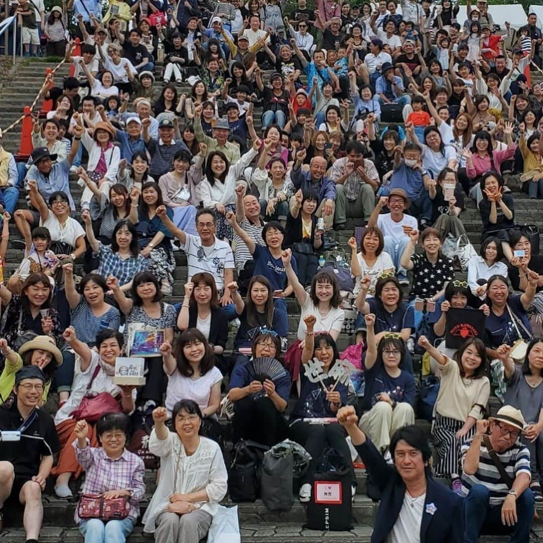 川崎麻世さんのインスタグラム写真 - (川崎麻世Instagram)「地元の人柄のあたたかさを感じることができるライブでした😃 天の川をバックに歌うって気持ちいい🎤」7月8日 12時53分 - mayokawasaki