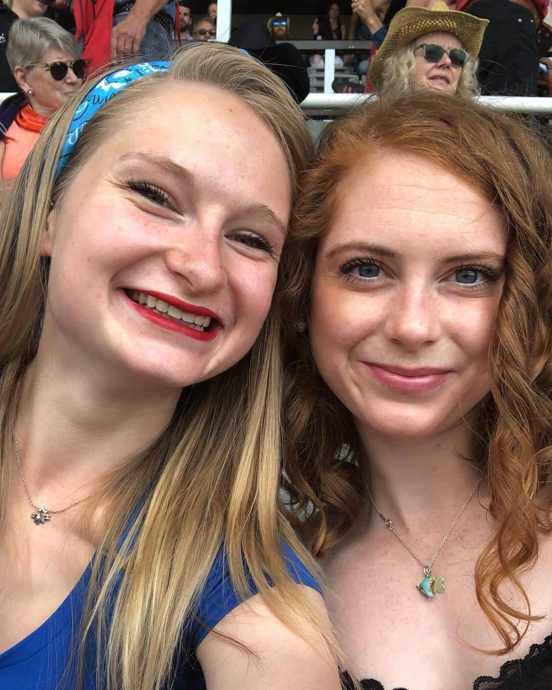 ヘイリー・ベルさんのインスタグラム写真 - (ヘイリー・ベルInstagram)「Today I got to go to my first ever rodeo and I got to see my main girl! 😍 what a great Sunday 💛 #calgarystampede」7月8日 13時09分 - hayleighbell