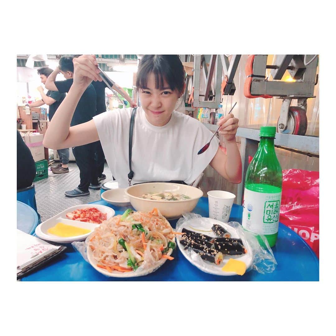 加村真美のインスタグラム：「韓国来て話した韓国語  カムサハムニダ〜  のみ！ 食べ過ぎてむくみ！」