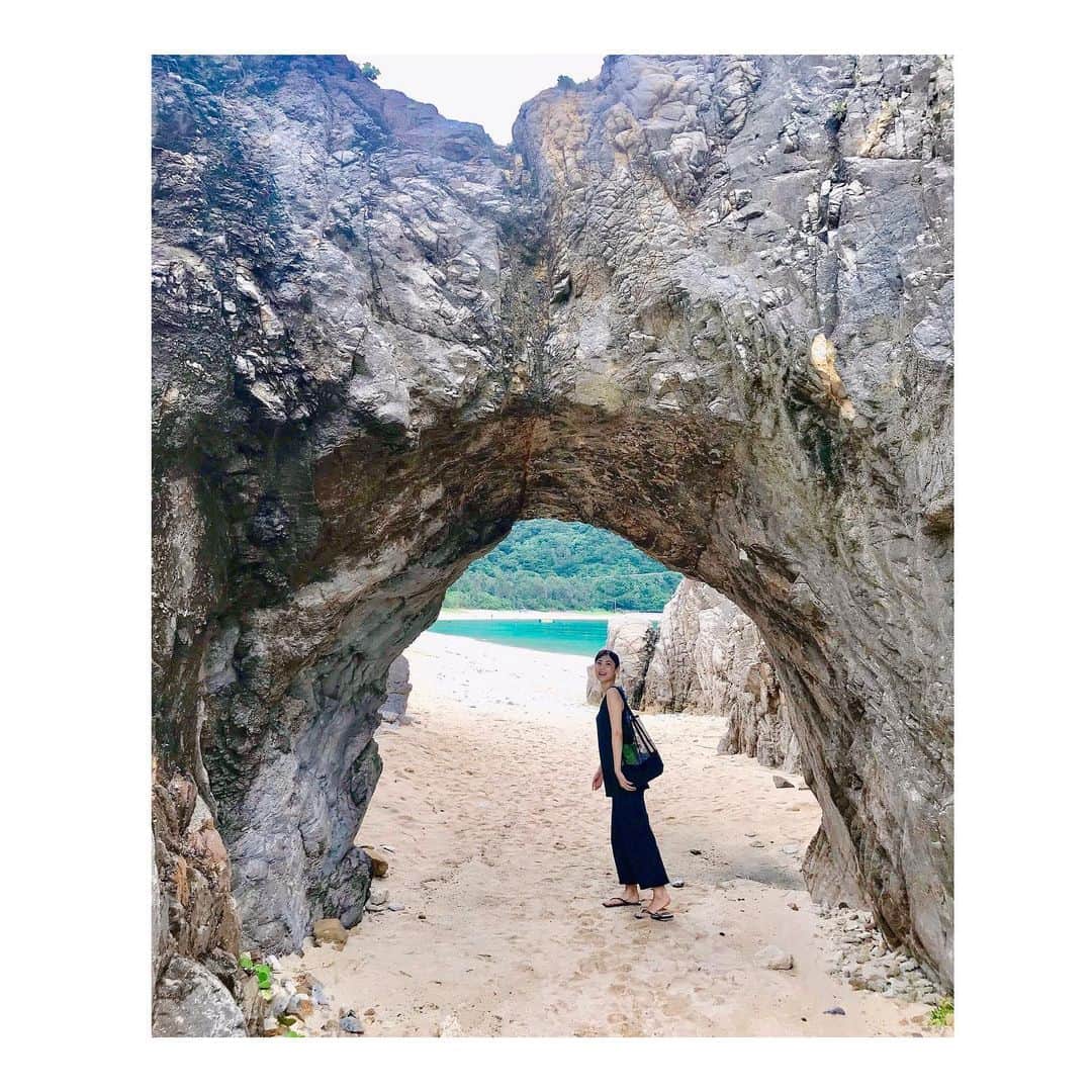 加藤侑紀のインスタグラム：「ちょっくら潜ってくる〜！⛱ ・ 我去下海一下～！⛱ ・ ・ #keramas #慶良間 #okinawa #渡嘉敷島 #阿波連ビーチ  #シュノーケル #浮潛 #海大好き #lovebeach #琉球 #台湾 #台灣 #日本 #ハーフ #混血兒 #女優 #演員 #actress #日本語 #日文 #中国語 #中文」