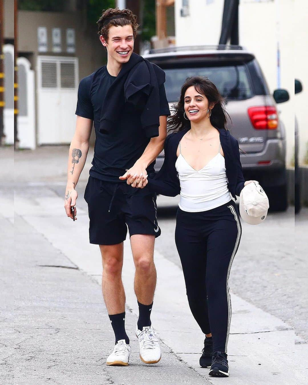 Just Jaredさんのインスタグラム写真 - (Just JaredInstagram)「Omg! Shawn Mendes and Camila Cabello were spotted holding hands and flaunting adorable PDA at Sunday brunch. Tap this photo at the link in bio for the full gallery of pics. (You won’t regret it!) #ShawnMendes #CamilaCabello Photo: Backgrid」7月8日 14時17分 - justjared