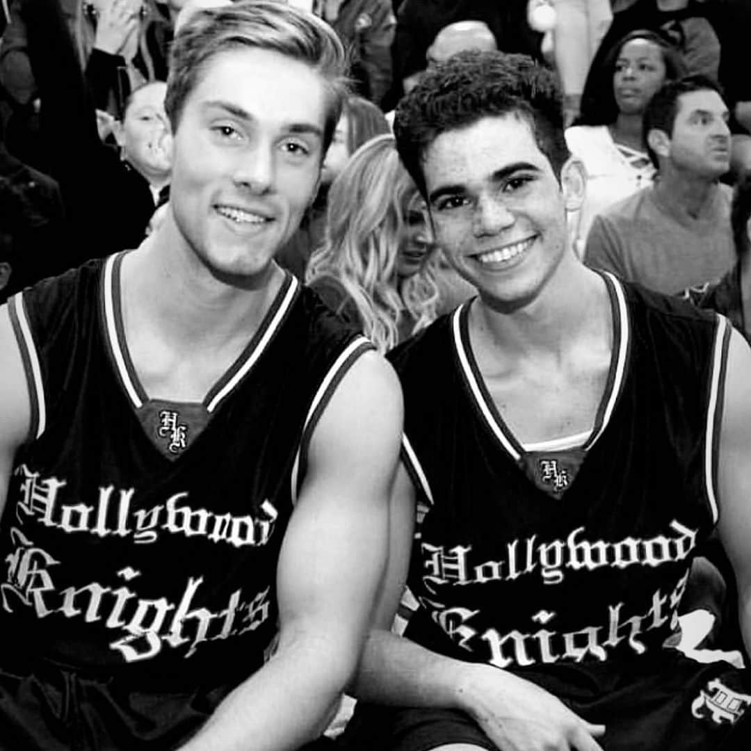 オースティン・ノースのインスタグラム：「There wasn’t a day I didn’t see Cameron without a bright smile on his face. He lit up any room he walked in to. Seeing him just this last week made this tragic news so surreal. 20 years old... Praying for his family & friends in this time. Peace be still 🙏🏼」
