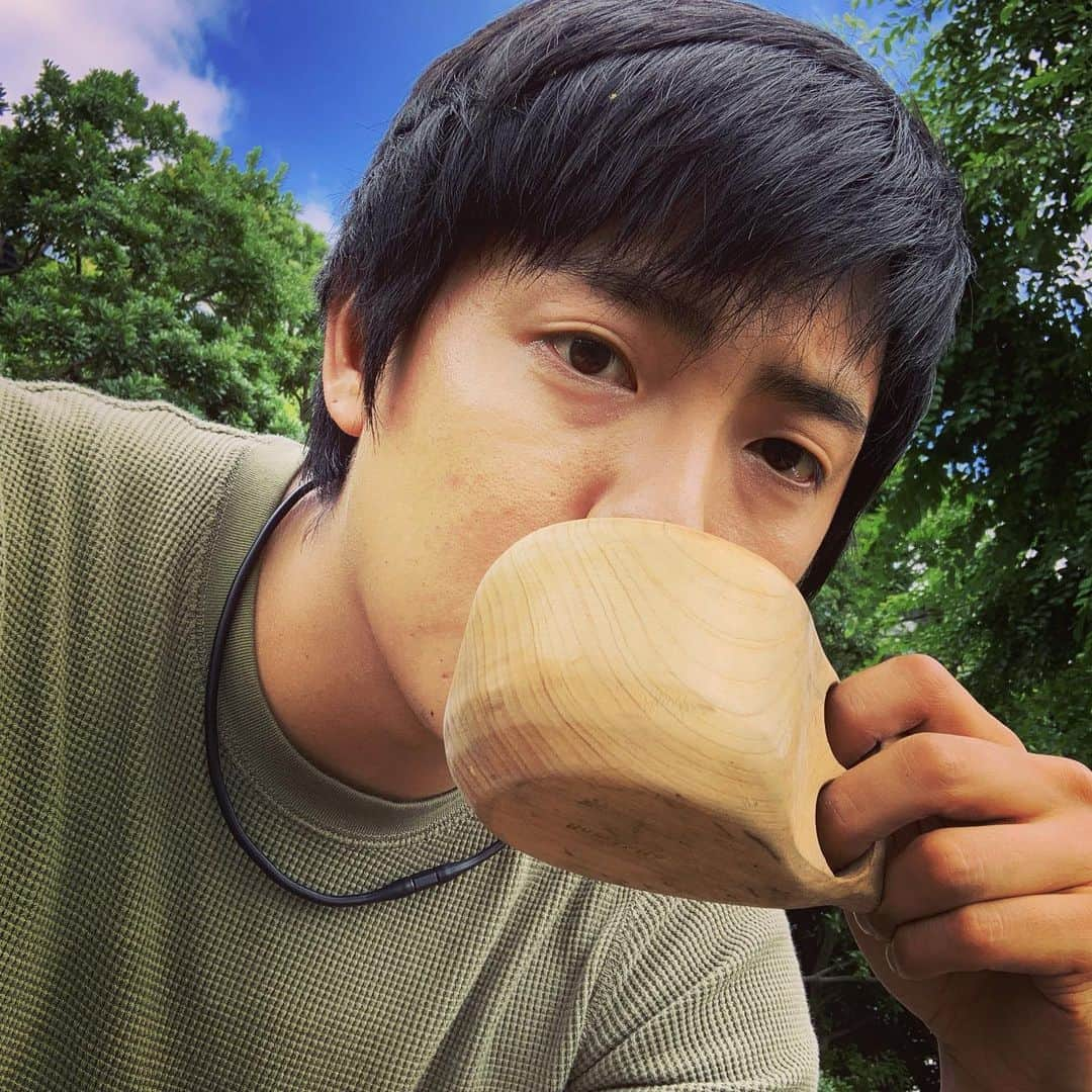 長田成哉さんのインスタグラム写真 - (長田成哉Instagram)「思いつきでデイキャンプすると、ロクなことないですね。 肉、家でしっかり保冷されてるんだろ うな。 お昼ゴハンは、コーヒーとプリッツに変わりました。笑 #camp #coffeetime #どんくさい #恥ずかしい」7月8日 14時38分 - seiyaosada