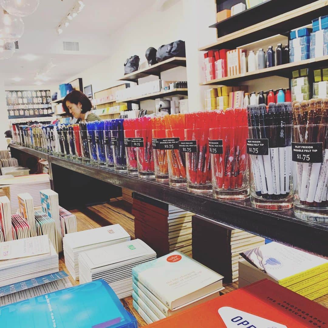 松村太郎さんのインスタグラム写真 - (松村太郎Instagram)「Japanese stationary retailer #Itoya opened #Topdrower shop in #Berkeley #4thStreet. I love their tagline “Tools for Nomad”.」7月8日 14時56分 - taromatsumura