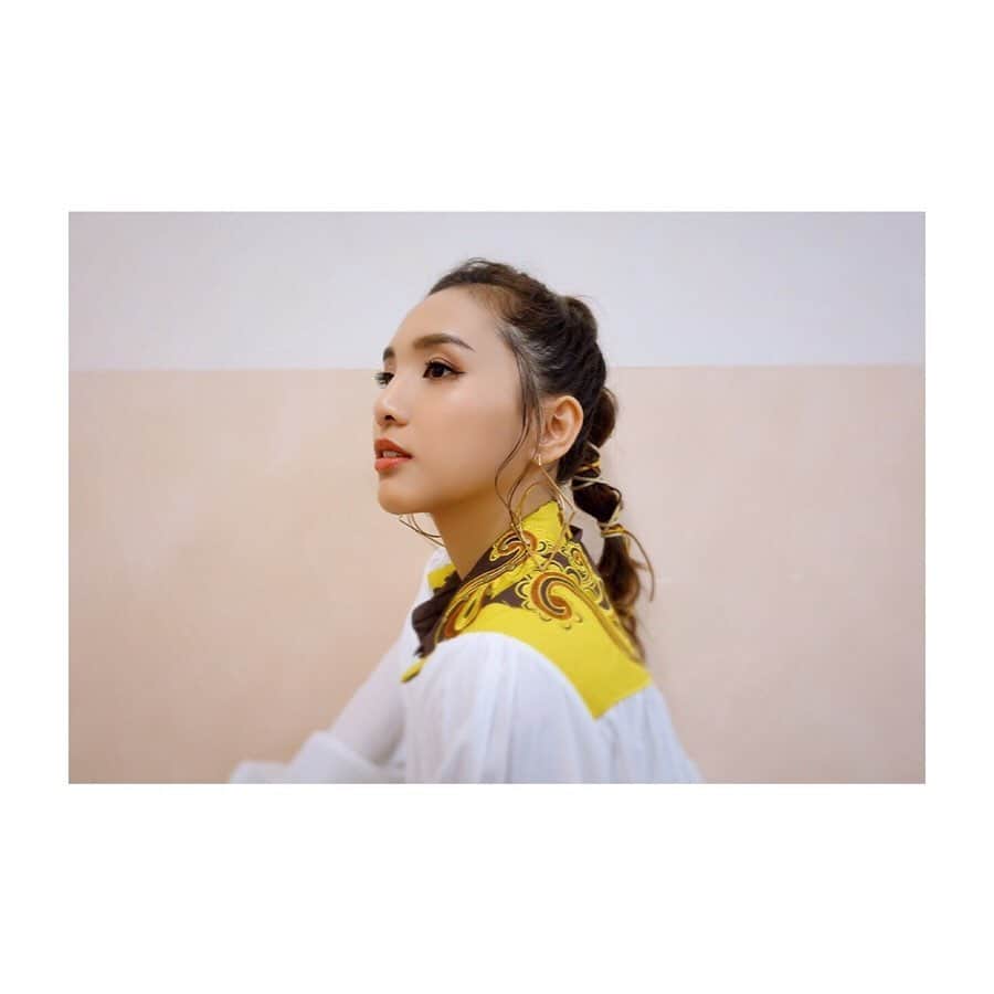 Beverlyさんのインスタグラム写真 - (BeverlyInstagram)「What do you think of this hairstyle? 💭 👱🏼‍♀️❤️ #beverly #hairstyle」7月8日 15時47分 - beverly_official_