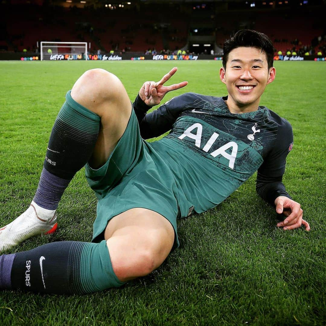 トッテナム・ホットスパーFCさんのインスタグラム写真 - (トッテナム・ホットスパーFCInstagram)「Happy birthday, Sonny! 🎉 🎂 #THFC #COYS」7月8日 15時51分 - spursofficial