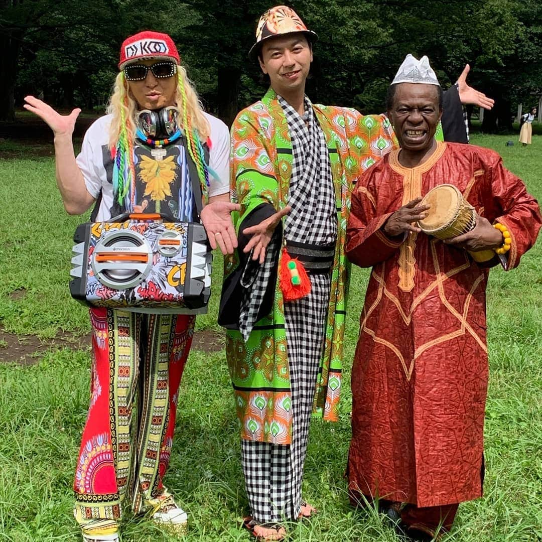 DJ KOOさんのインスタグラム写真 - (DJ KOOInstagram)「BON FOR AFRICA！！帰国後代々木公園で！！ギニア日本交流協会顧問！！あのサンコンさんと盆踊り！！ #africa  #サンコン #盆踊り #孝藤右近  #DJKOO」7月8日 15時59分 - dj_koo1019