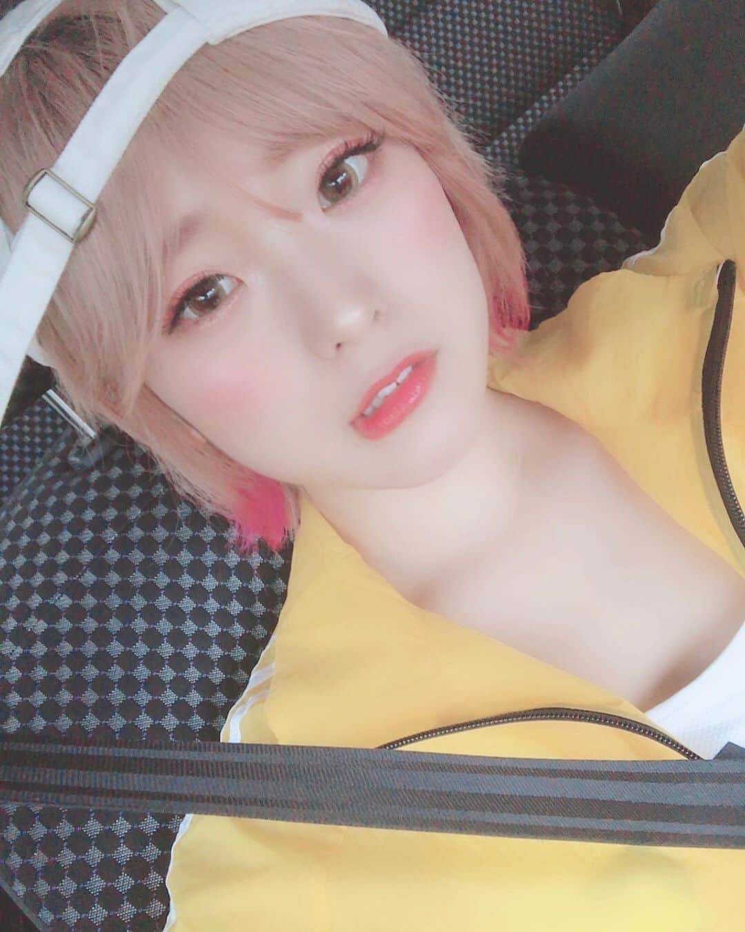 のインスタグラム：「. . 少し前に @iseaclinic さんで ハイドラフェイシャル してもらって お肌の調子が良すぎるぜい🥰 いつもお肌のメンテナンスは @iseaclinic さんに行ってるよ！」