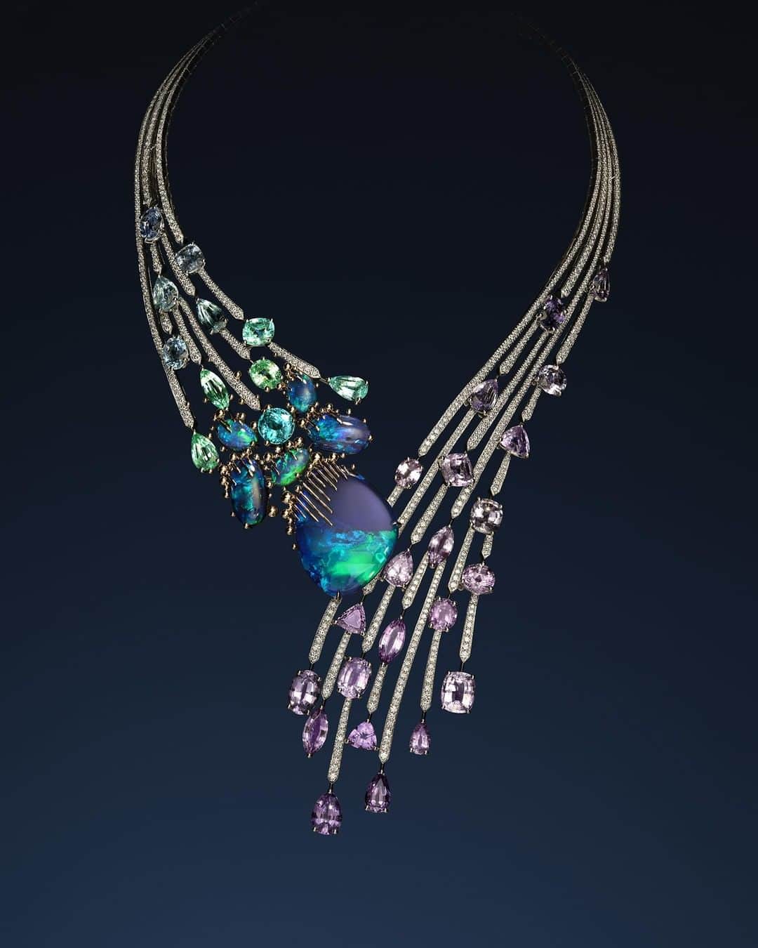 Chaumetさんのインスタグラム写真 - (ChaumetInstagram)「The exquisite Passages necklace marries the pastel delicacy of tourmalines with the blue incandescence of opal in a rush of jewels across a cosmic night sky. #Chaumet #LesCielsdeChaumet #HighJewellery #HauteJoaillerie」7月8日 16時24分 - chaumetofficial
