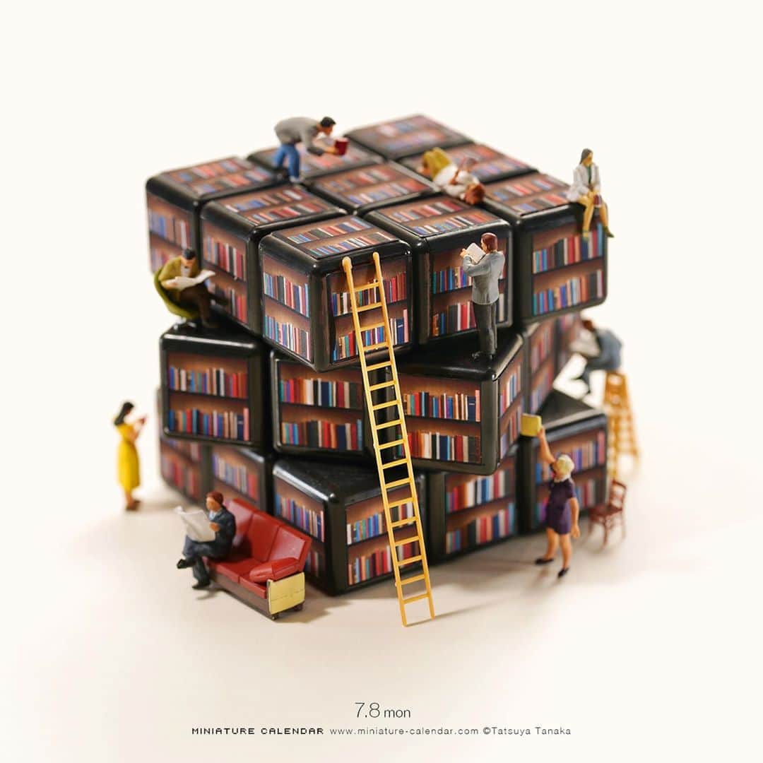 田中達也さんのインスタグラム写真 - (田中達也Instagram)「. 7.8 mon “Rubook's Cube” . ルー“ブック”キューブ . #ルービックキューブ #本棚 #RubiksCube #Bookshelf #色を揃えるのが大変 . ─────────────── 《EXHIBITION info》 . 【微型展 2.0 -田中達也的奇幻世界- in 高雄】 Miniature Life Exhibition2 in Kaohsiung 6/21 fri - 9/15 sun #微型展 #田中達也微型展 . Please look at the Instagram story’s highlight for more information. .」7月8日 16時26分 - tanaka_tatsuya