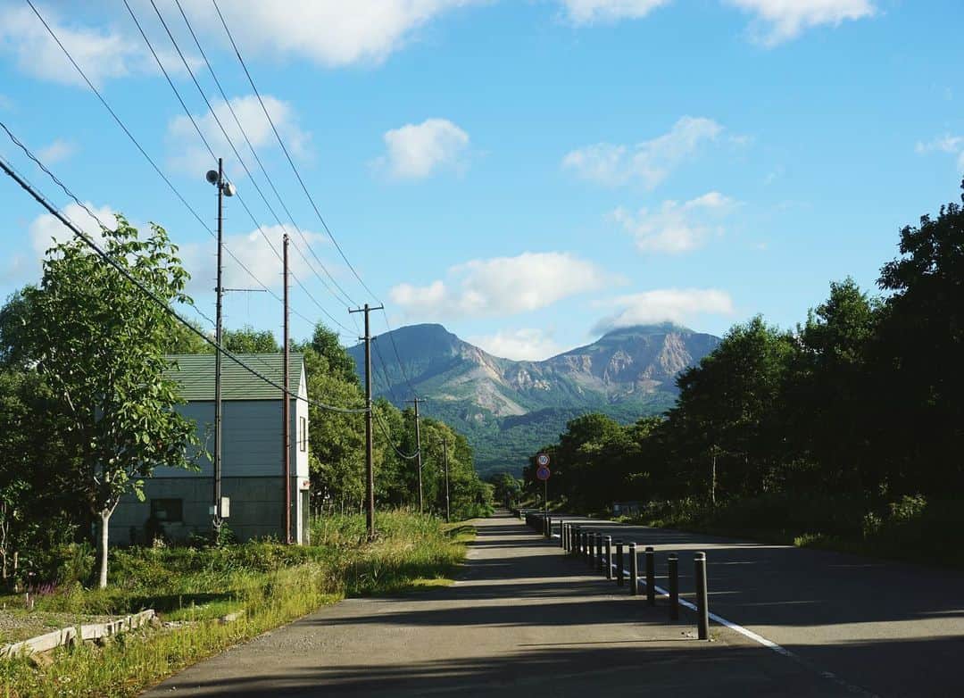 のインスタグラム：「❤️ Mt. Bandai on a summer’s day ❤️」