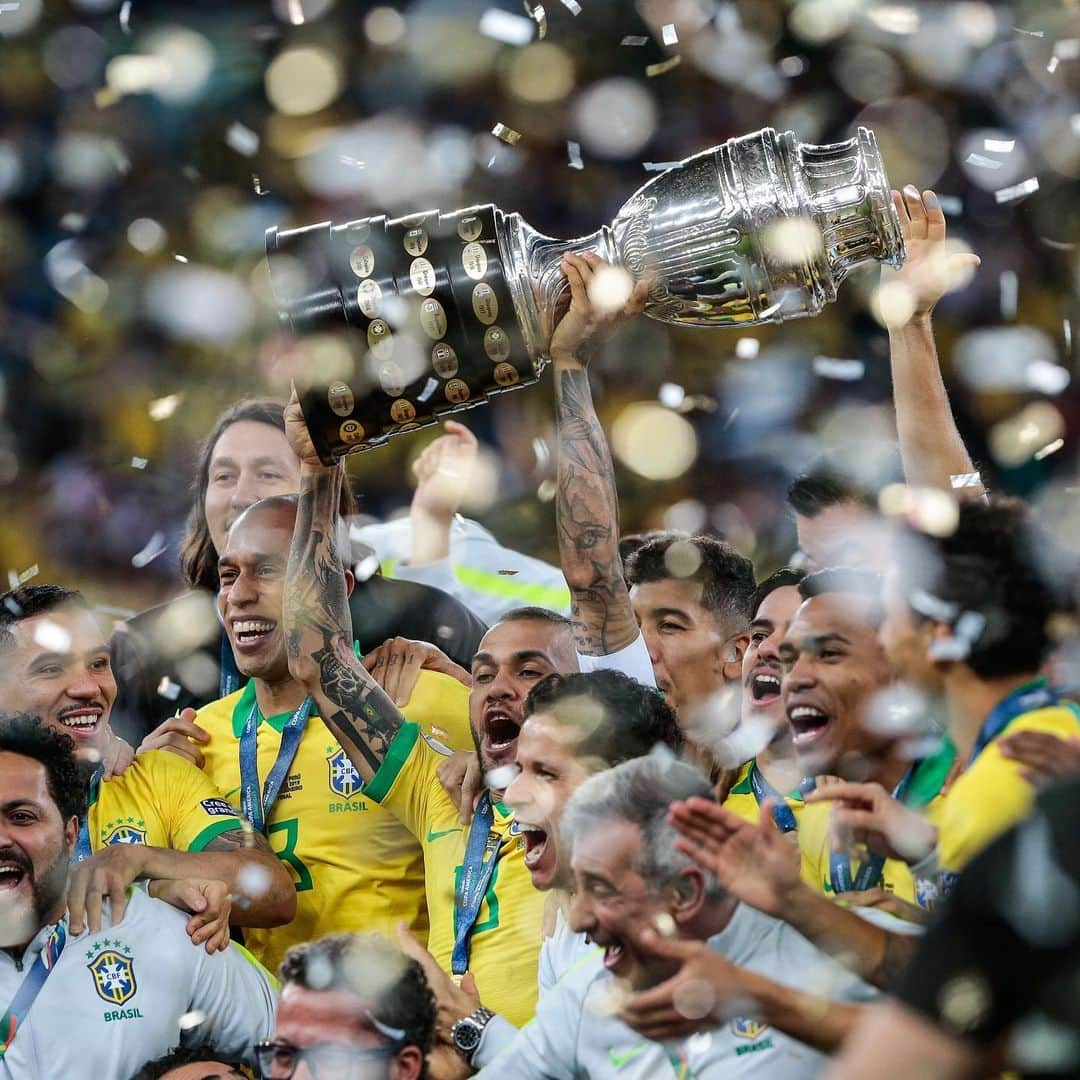 サッカーキングさんのインスタグラム写真 - (サッカーキングInstagram)「. Congratulation🇧🇷🏆 （2019.07.07） . 📷Photo by Marcello Zambrana/Anadolu Agency/Getty Images . #ブラジル #Brazil #🇧🇷 #コパアメリカ #CopaAmerica #CopaAmerica2019 #football #futbol #futebol #サッカー #⚽️ #サッカーキング」7月8日 16時36分 - soccerkingjp