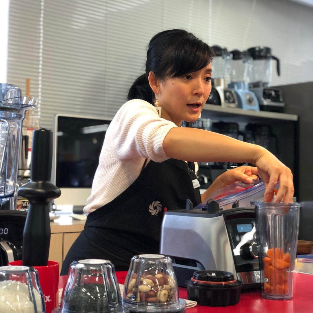 entre squareさんのインスタグラム写真 - (entre squareInstagram)「Vitamix 新機種 ライブ配信中！  #vitamix #バイタミックス #entresquare #アントレスクエア」7月8日 16時54分 - entresquare