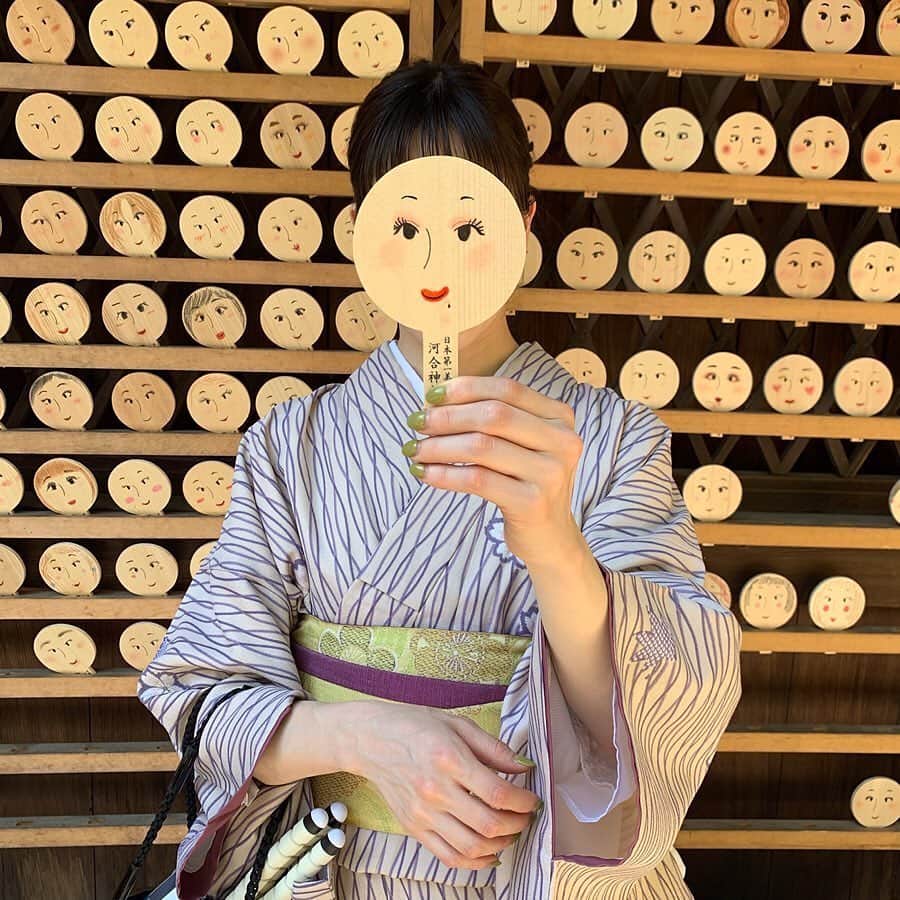 PATRA magazineさんのインスタグラム写真 - (PATRA magazineInstagram)「7/8❤︎「絵馬にメイクを！？美麗祈願ができる京都の河合神社💄♡」 . 顔の絵馬が有名な「河合神社は」行ったことある？ ㅤㅤㅤㅤㅤㅤㅤㅤㅤㅤㅤㅤ 京都にあるこの神社は、”美のパワースポット”として有名なんだって！ ㅤㅤㅤㅤㅤㅤㅤㅤㅤㅤㅤㅤ 顔の書かれた手鏡型の絵馬にメイクをする美麗祈願は、フォトスポットとしてもおすすめ♡ ㅤㅤㅤㅤㅤㅤㅤㅤㅤㅤㅤㅤ ぜひ着物や浴衣を着て訪れてみて♪ 絵馬には自分のコスメで色つけするから、訪れる際は忘れずに持って行こう❤︎ .  Thank you 🌹  @__ors06 . . 今女の子の中で流行っているコトやITEMがあればPATRAをタグ付けして教えてね❤︎ 皆さんのすてきな投稿をぜひ紹介させてください！ . . #PATRA #patra_mag #話題  #夏休み #京都 #京都旅行 #浴衣 #神社 #パワースポット #絵馬 #インスタ映えスポット #祈願 #浴衣フォト #女子旅 #お洒落さんと繋がりたい #おしゃれさんと繋がりたい #河合神社」7月8日 17時05分 - patra__jp