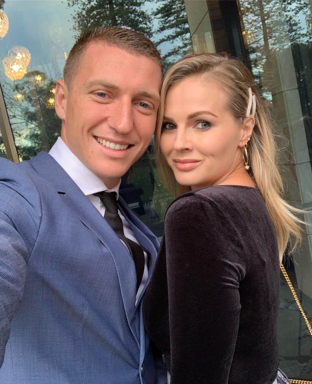 ミッチェル・デュークのインスタグラム：「Wedding Vibes with this cheeky 10 🔥」