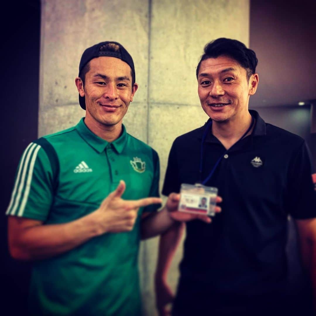 村山智彦のインスタグラム：「ㅤㅤㅤㅤㅤㅤㅤㅤㅤㅤㅤㅤ 松本も札幌も勝ちたいという気持ちが出た試合だったと思います。 この勝ち点1をしっかり生かせるように。 闘うとか泥臭くとか走りきるとか松本には凄く大事な部分。 折り返し。みんなでやってやろう。 ㅤㅤㅤㅤㅤㅤㅤㅤㅤㅤㅤㅤㅤ #松本山雅 #北海道コンサドーレ札幌 #応援ありがとうございました #レジェンド河合 #慌ただしくて少しだけしか話出来なかった #相変わらずイカツイ #年末お邪魔します #次はジュビロと大決戦 #ホームの強み出す #圧倒的ホーム感 #圧倒的威圧感お願いします」