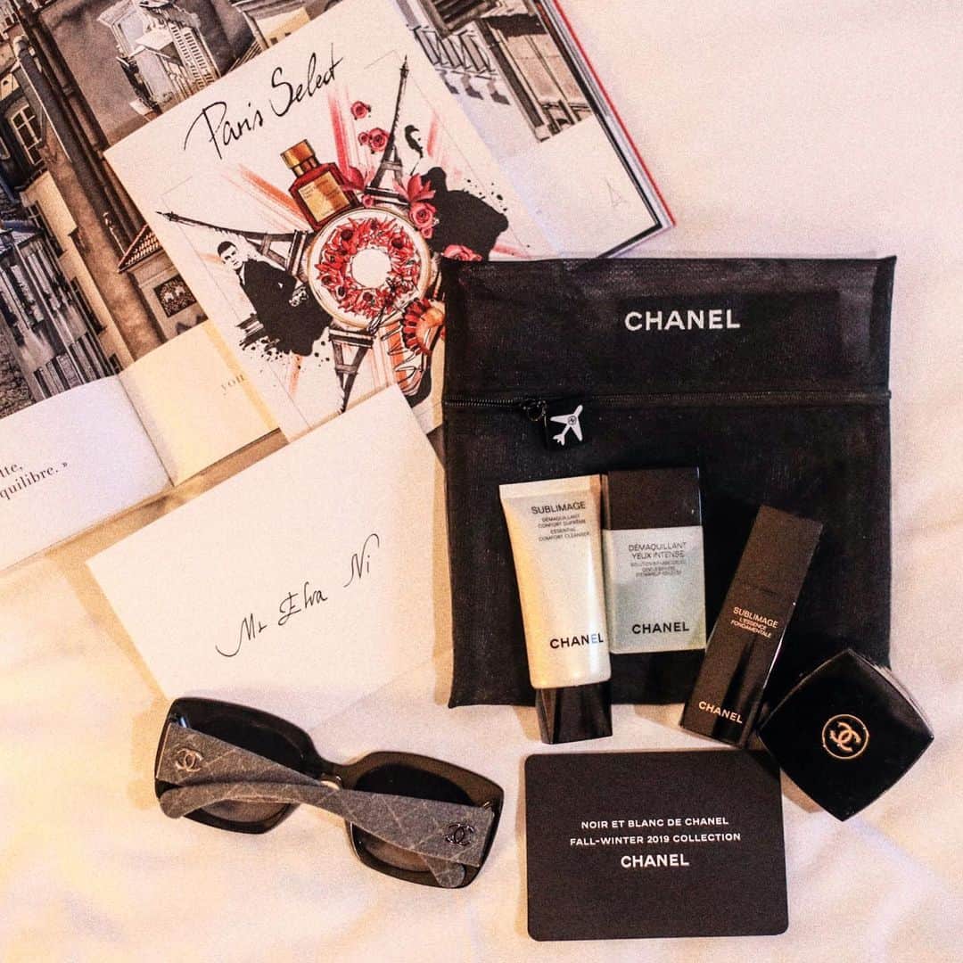 Elva Niさんのインスタグラム写真 - (Elva NiInstagram)「What's the makeup trend for Fall-Winter 2019? Let me discover for you 🎨  @chanel.beauty #chanelmakeup」7月8日 17時14分 - misselvani