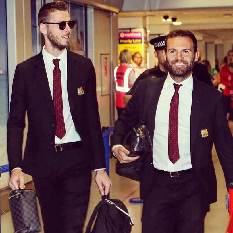 のインスタグラム：「👋🇦🇺 @manchesterunited #MUTOUR #MUFC 🔴」