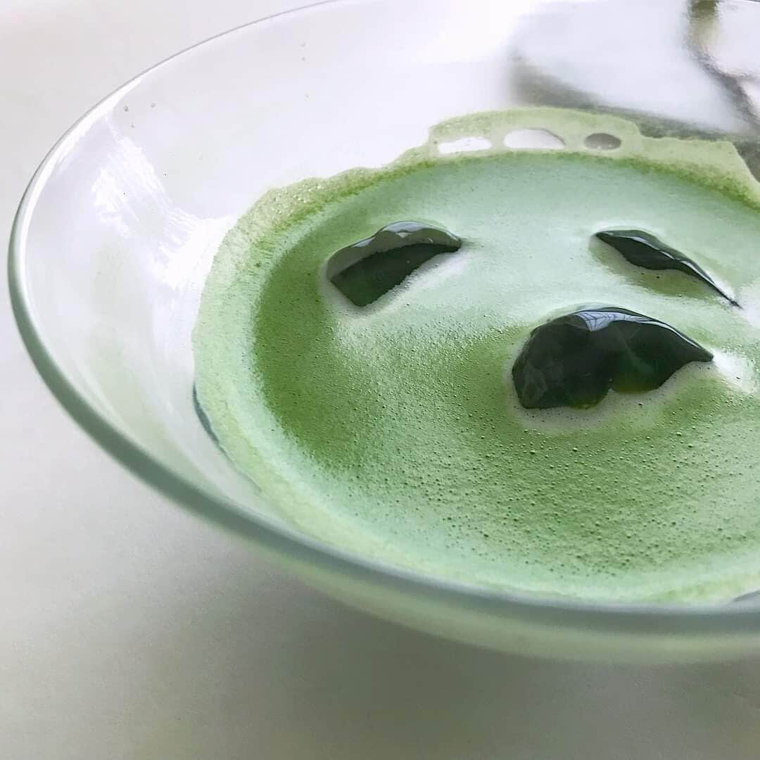 KANEBO OFFICIALさんのインスタグラム写真 - (KANEBO OFFICIALInstagram)「TASTE COLD MATCHA TEA 夏抹茶を召し上がれ。 Feel cool and refreshed. 写真提供:@ryokusui_sabo #matcha #greentea #matchalate #matchatea #matchatime #sweets #teatime #afternoontea #homemade #relaxtime #delicious #cooking #myfavorite #豊かな生活 #贅沢な時間 #丁寧な暮らし #暮らしを楽しむ #抹茶 #抹茶ラテ #自家製 #手作り #お茶の時間 #スイーツ #おうちカフェ #ティータイム #日本茶 #お茶のある生活 #抹茶好き #kaneboglobal #kanebo」7月8日 17時29分 - kaneboofficial