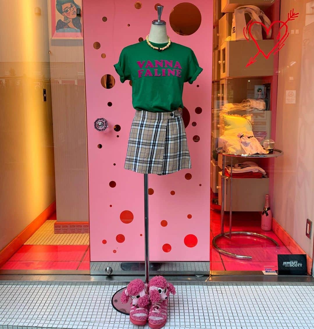 のインスタグラム：「New arrival🍬 @vannayoungstein  @vannakitty at @falinetokyo  @falinenagoya」