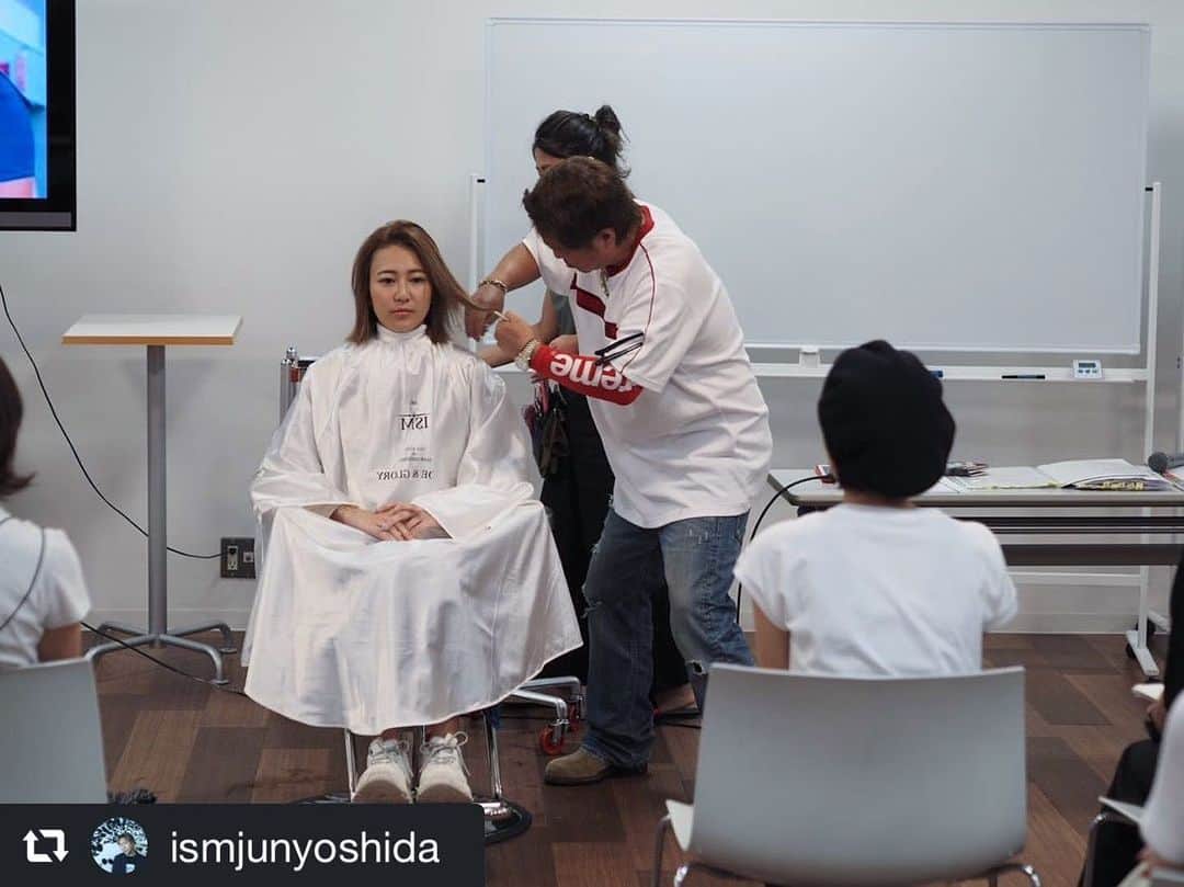 hair_ISMさんのインスタグラム写真 - (hair_ISMInstagram)「#repost @ismjunyoshida via @PhotoAroundApp  大阪の美容師の皆様、今日はありがとうございました。 私達の方がたくさん勉強させていただきました。#大阪 #hoyu #ism」7月8日 17時41分 - hair_ism