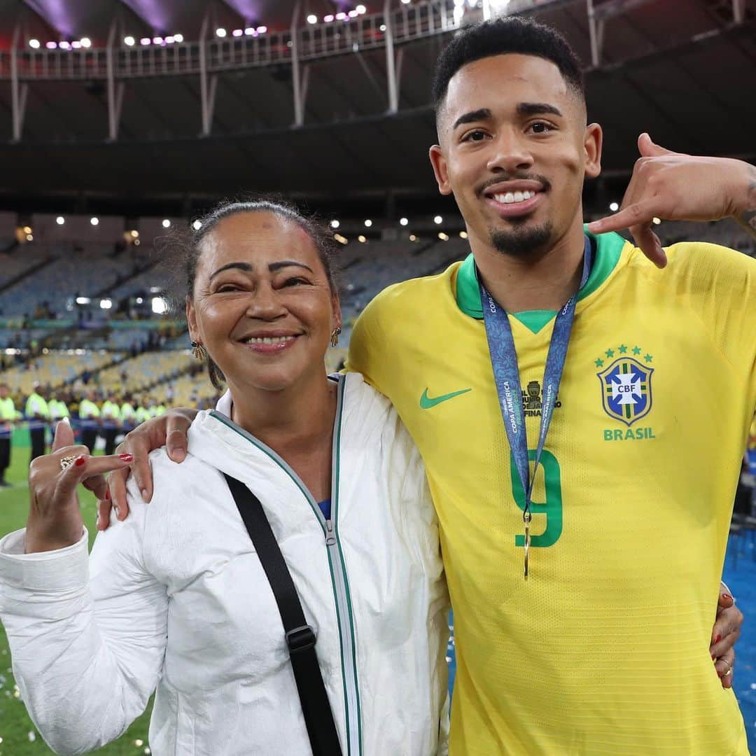 サッカーキングさんのインスタグラム写真 - (サッカーキングInstagram)「. I call my Mum🤙📞 （2019.07.07） . 📷Photo by Buda Mendes/Getty Images . #ガブリエルジェズス #ジェズス #GabrielJesus #ブラジル #Brazil #🇧🇷 #コパアメリカ #CopaAmerica #CopaAmerica2019 #football #futbol #futebol #サッカー #⚽️ #サッカーキング」7月8日 17時54分 - soccerkingjp