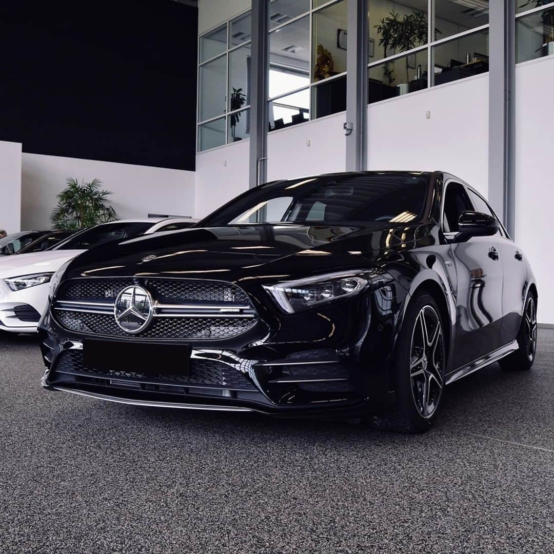 Mercedes AMGさんのインスタグラム写真 - (Mercedes AMGInstagram)「[Mercedes-AMG A 35 4MATIC Hatchback | Fuel consumption combined: 7.4-7.3 l/100km | CO2 emissions combined: 169-167 g/km]  Cosmos Black Metallic can only be described as out of this world! ✨  Photos: @mbkundencenter  #MercedesAMG #DrivingPerformance #AClass」7月8日 18時00分 - mercedesamg