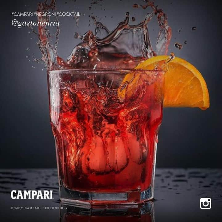 Campari Japanさんのインスタグラム写真 - (Campari JapanInstagram)「⁠エネルギーと気品。それがネグローニの持つDNA。⁠ ⁠ #CAMPARI #アペリティーボ #カンパリレッド #Negroni #ネグローニ #イタリアン #カクテル #cocktail #mixology #ミクソロジー #ミラノ #drinks #食前酒 #カンパリ  #N100  #100周年 #お酒 #お酒好きな人と繋がりたい  #バーテンダー #bar #リキュール⁠ @gastonenria ⁠」7月8日 18時00分 - camparijapan