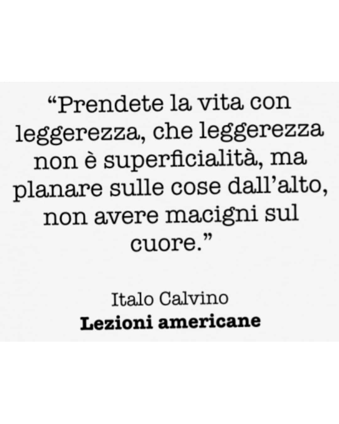 ジャスティン・マッテラさんのインスタグラム写真 - (ジャスティン・マッテラInstagram)「Grazie @paolodipaolo1983 per avermi fatto notare l'attualità di questo libro visionario che avevo letto anni fa all'università! Da rileggere assolutamente. #litmajor #greatliterature #calvino  #lezioniamericane "Prendete la vita con leggerezza, che leggerezza non è superficialità, ma planare sulle cose dall'alto, non avere macigni sul cuore." #eneadifestival」7月8日 18時01分 - justineelizabethmattera