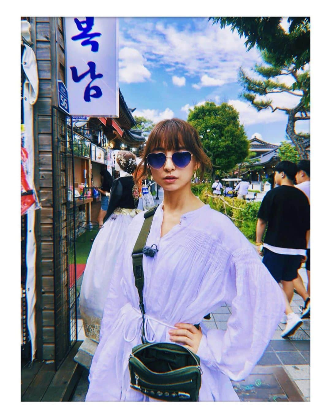 篠田麻里子さんのインスタグラム写真 - (篠田麻里子Instagram)「ドヤ😎 このサングラスお土産にどうでしょう？ 今日の衣装のTOGAとPorterコラボ可愛い😍 #サングラス」7月8日 18時04分 - shinodamariko3