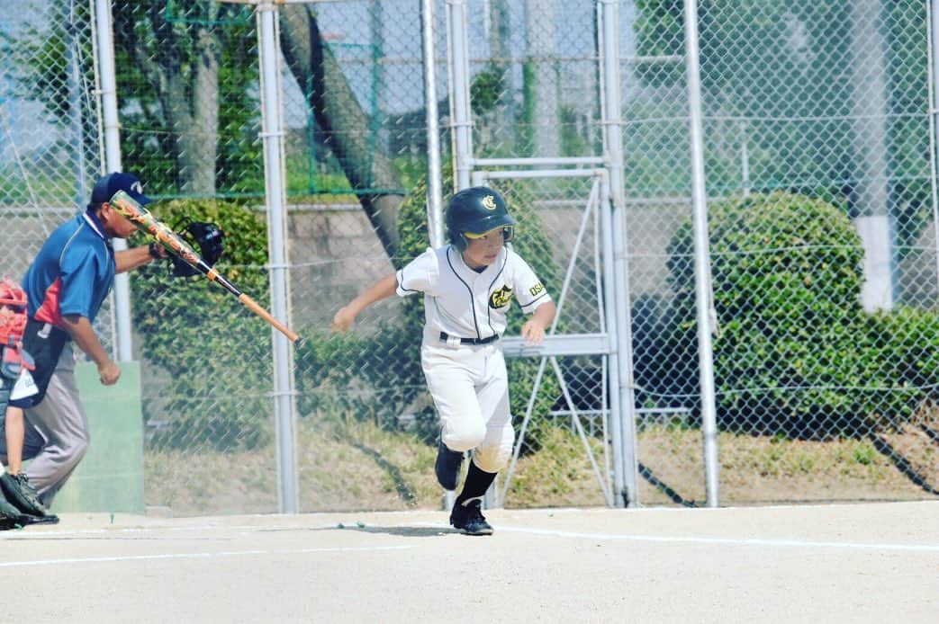 安村幸子さんのインスタグラム写真 - (安村幸子Instagram)「週末土日とも公式試合でした⚾️ 土曜日笑顔で終えれた試合からの日曜日。。。😭 悔しかった。。。 ただただ悔ししい。。。 でも、子供達本当によく頑張ってた‼️‼️‼️‼️‼️ 感動をくれる子供達にただただ感謝✨  来週はまた笑顔で終えれますように🌈  #日々努力 #野球少年 #野球少年の母」7月8日 18時11分 - sachiko.y.523