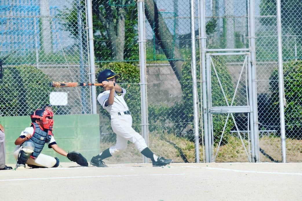 安村幸子さんのインスタグラム写真 - (安村幸子Instagram)「週末土日とも公式試合でした⚾️ 土曜日笑顔で終えれた試合からの日曜日。。。😭 悔しかった。。。 ただただ悔ししい。。。 でも、子供達本当によく頑張ってた‼️‼️‼️‼️‼️ 感動をくれる子供達にただただ感謝✨  来週はまた笑顔で終えれますように🌈  #日々努力 #野球少年 #野球少年の母」7月8日 18時11分 - sachiko.y.523