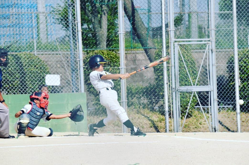 安村幸子さんのインスタグラム写真 - (安村幸子Instagram)「週末土日とも公式試合でした⚾️ 土曜日笑顔で終えれた試合からの日曜日。。。😭 悔しかった。。。 ただただ悔ししい。。。 でも、子供達本当によく頑張ってた‼️‼️‼️‼️‼️ 感動をくれる子供達にただただ感謝✨  来週はまた笑顔で終えれますように🌈  #日々努力 #野球少年 #野球少年の母」7月8日 18時11分 - sachiko.y.523