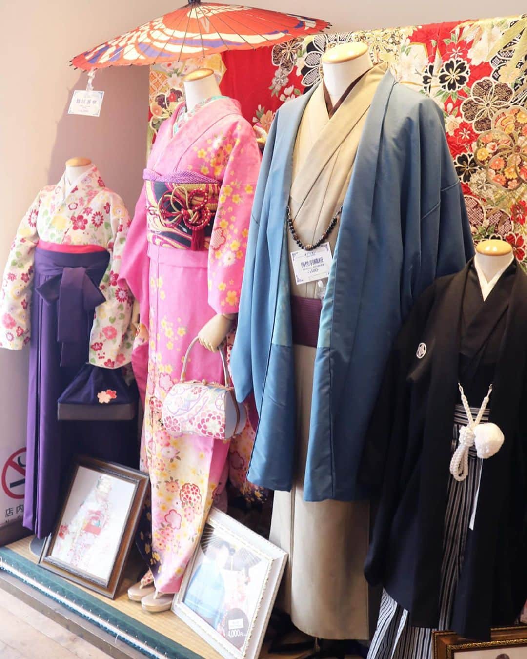 東急電鉄さんのインスタグラム写真 - (東急電鉄Instagram)「. Kyoto Kimono Rental Wargo Kamakura Komachi Store (@kyotokimonorental.wargo) is just a 2 minutes walk away when you take the Tokyu Enoshima Kamakura Free Pass to Kamakura Station. Here you’ll have a chance to try something a little out of a box, with styles and unique combinations beyond your imagination. @kyotokimonorental.wargo . #kimono #👘 #yukata #kanzashi #hairaccessory #japan #kamakura #enoshima #kimonorental #beautifuljapan #hospitality #japaneseculture #japanesetraditional #japanlife #lifeinjapan #amazing #ig_japan #instagramjapan #happytime #기모노 #유카타 #일본 #Япония #japon #镰仓 #和服體驗 #東急江の島鎌倉フリーパス」7月8日 18時23分 - tokyu_railways