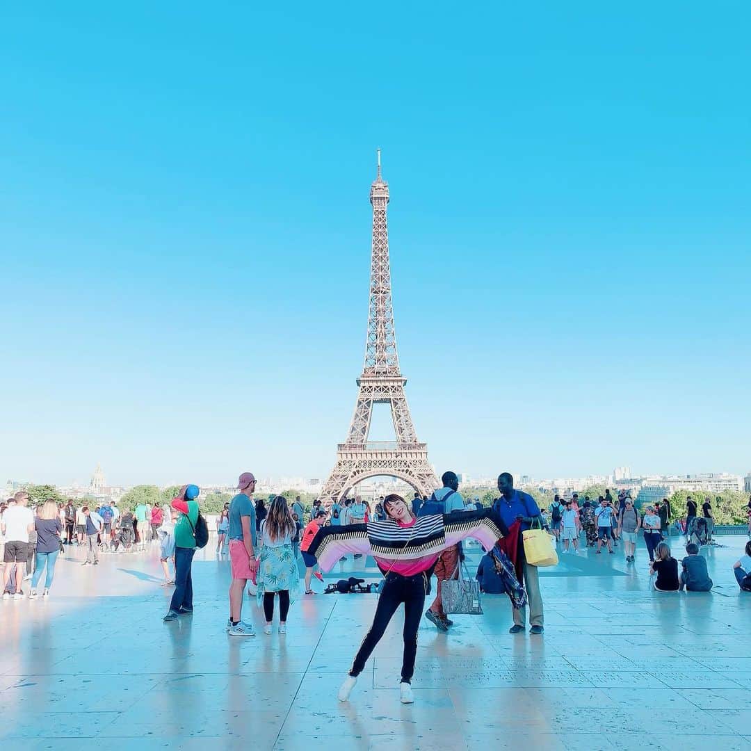 平野綾さんのインスタグラム写真 - (平野綾Instagram)「8月のクラウドファンディングLIVEにつく写真集のオフショットの為に、﻿ パリの観光名所で撮影⭐️﻿ ﻿ 所謂‼︎ってとこに行きました笑✨﻿ ﻿ どんな写真集になるか、楽しみにしていてくださいねー❣️﻿ ﻿ ﻿ #toureiffel #エッフェル塔﻿ #paris #france﻿ #ayahiranospeciallive2019stormrider﻿ #ayahirano #平野綾」7月8日 18時19分 - a_ya.hirano