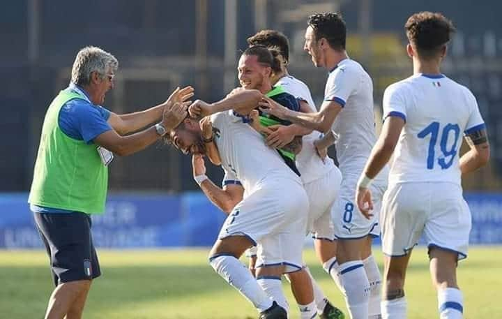 サッカーイタリア代表さんのインスタグラム写真 - (サッカーイタリア代表Instagram)「#Universiade 🎓 Domani a Benevento #Azzurrini🇮🇹 in campo contro la Francia🇫🇷 per il quarto di finale . L’ex calciatore Filippo Corti, che ha vinto l’Universiade nel 2015 in Corea del Sud: “La squadra la sta vivendo nel modo giusto, consapevole che si tratta di una grande opportunità” . . #VivoAzzurro #Napoli2019」7月8日 18時22分 - azzurri