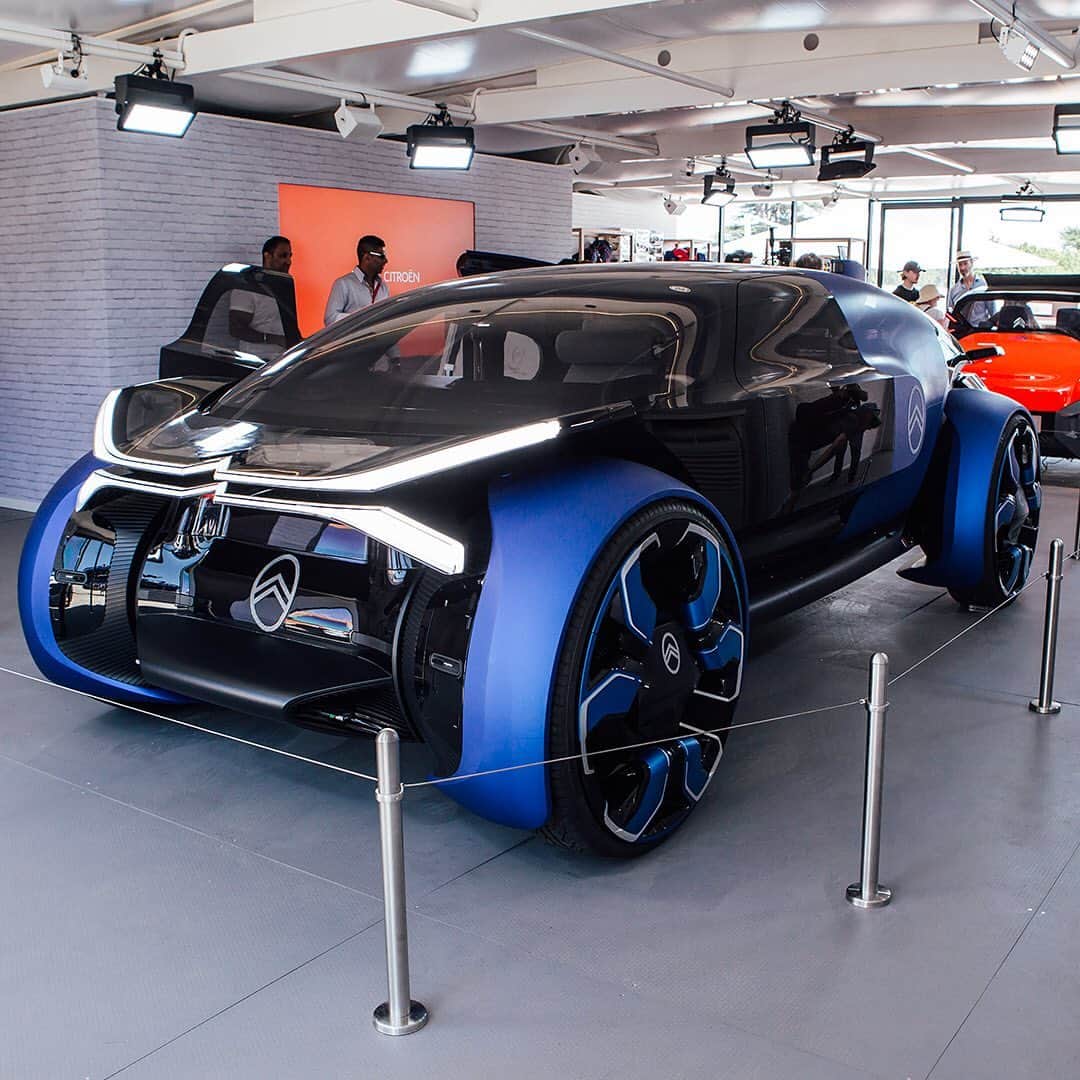 Citroënさんのインスタグラム写真 - (CitroënInstagram)「Don’t blink 📸! More pictures of the Goodwood Festival of Speed are in and you wouldn’t want to miss out on them!  #FOS #Citroën100 #InspiredByYou」7月8日 18時41分 - citroen
