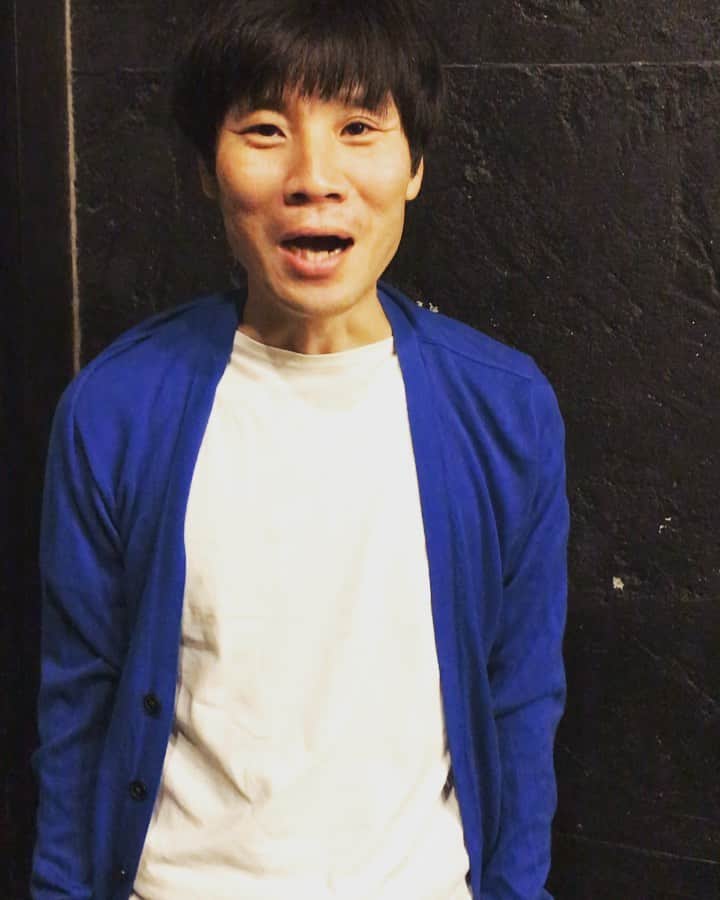 パーティ内山のインスタグラム：「#浜辺のウルフ #告知 #動画 #パーティ内山 #単独ライブ #グレープカンパニー」