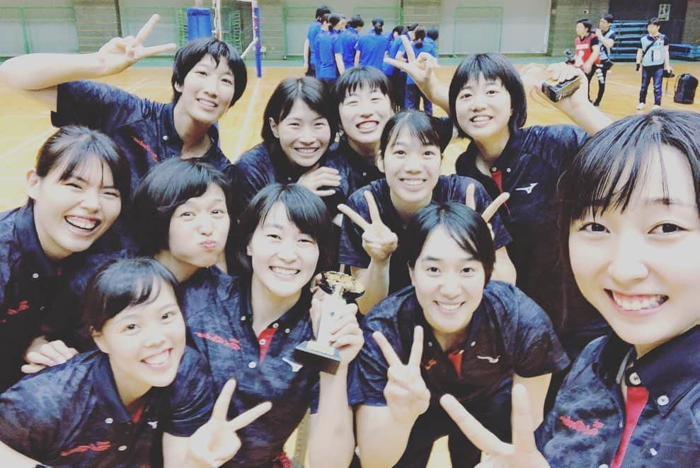 柳田光綺さんのインスタグラム写真 - (柳田光綺Instagram)「＊ ＊ 7.05~07 Vサマーリーグ東部大会.. 沢山のご声援ありがとうございました＼(^^)／ ＊ ＊ 悔しさの残る結果でしたが、目的をもって思いっきりプレーしたからこそ学べた事があり、次に繋がるものを獲られたと思います！！ ＊ 会場の暑さに負けないくらいの熱い応援が力になりました!!! 連日の大声援、本当にありがとうございました☺️ ＊ 改めまして、、 今シーズンも熱いご声援よろしくお願いします！ ＊ #NECレッドロケッツ #Vサマーリーグ #東部大会 #準優勝 . 新人の#吉田あゆみ が敢闘賞をとりました!!! とても頼もしかったです✊🚀 . OGの#鳥越未玖さん がスペシャルインタビュアーをして下さいました🎤 会えて大興奮🤭💓 . 1~2枚目の写真は、 レッドロケッツのHPから使わせて頂きました📸 .」7月8日 18時38分 - yanagita04r