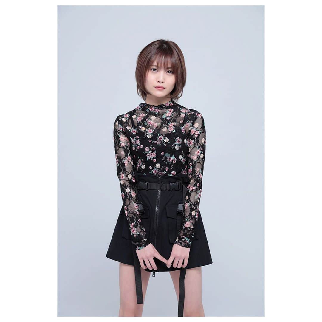 美沙玲奈のインスタグラム：「服はブラックが好き🐾」