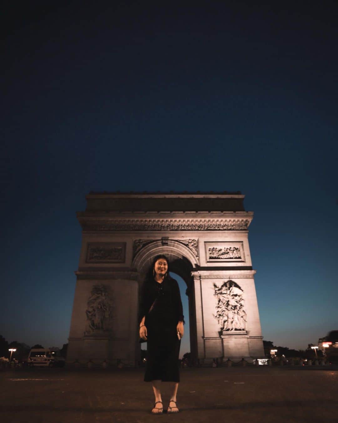 s ᴇ  ɴ ᴋ ᴄさんのインスタグラム写真 - (s ᴇ  ɴ ᴋ ᴄInstagram)「Day & night at Arc de Triomphe」7月8日 19時07分 - seankc