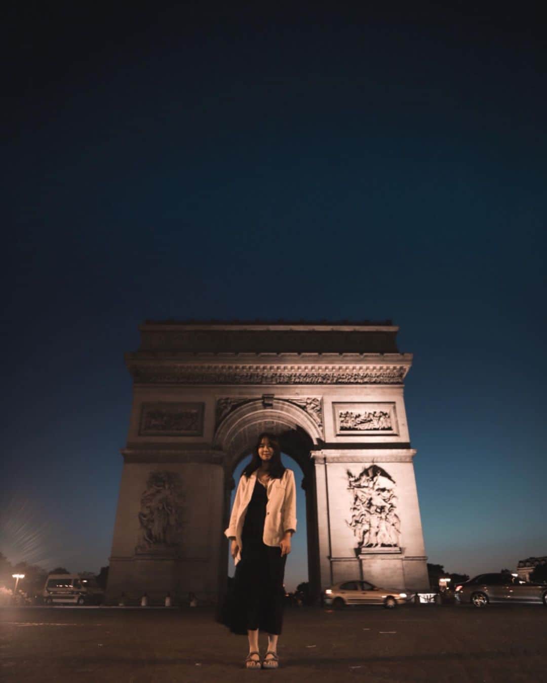 s ᴇ  ɴ ᴋ ᴄさんのインスタグラム写真 - (s ᴇ  ɴ ᴋ ᴄInstagram)「Day & night at Arc de Triomphe」7月8日 19時07分 - seankc
