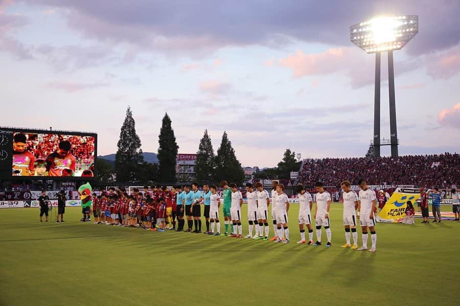 喜山康平さんのインスタグラム写真 - (喜山康平Instagram)「毎試合これだけの人が応援しにきてくれるクラブになりますように🎋🙏✨ #がんばろう岡山」7月8日 19時00分 - koheikiyama_